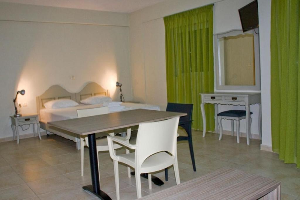 Fournia Village Kastro-Kyllini Room photo